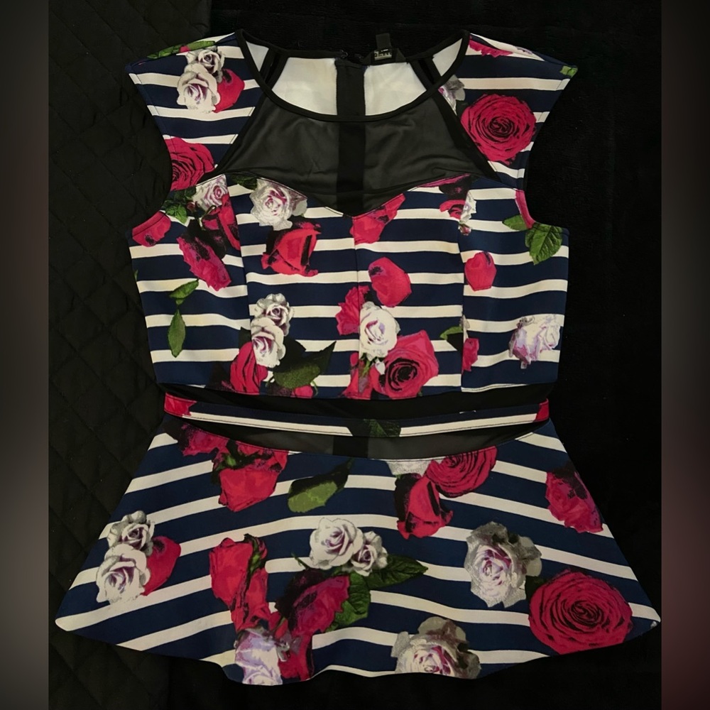 🧁GUESS navy & white striped with floral design and mesh details peplum top* BNNT